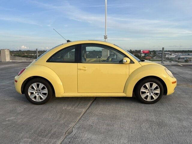 2009 Volkswagen New Beetle Base PZEV