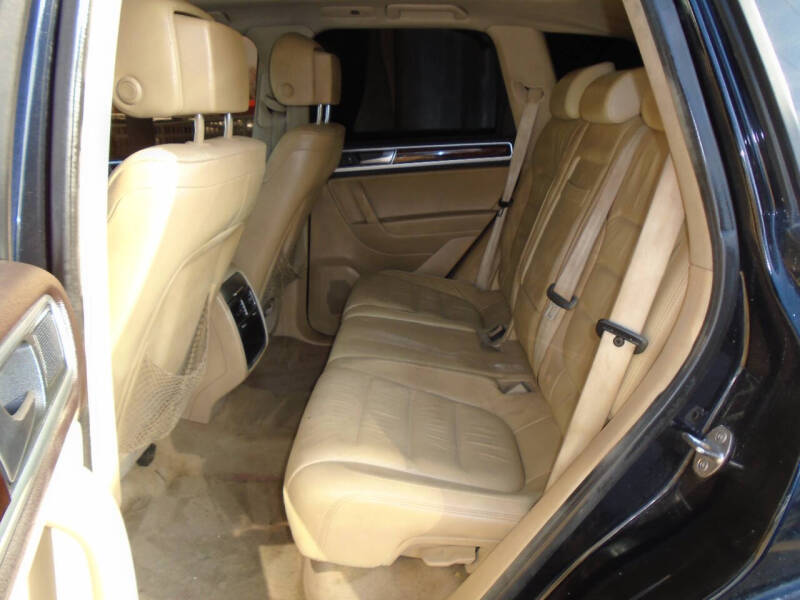 2016 Volkswagen Touareg VR6 Lux