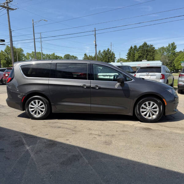 2017 Chrysler Pacifica Touring