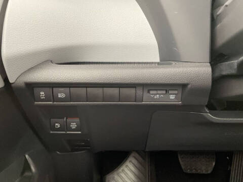 2025 Toyota Sienna LE 8-Passenger