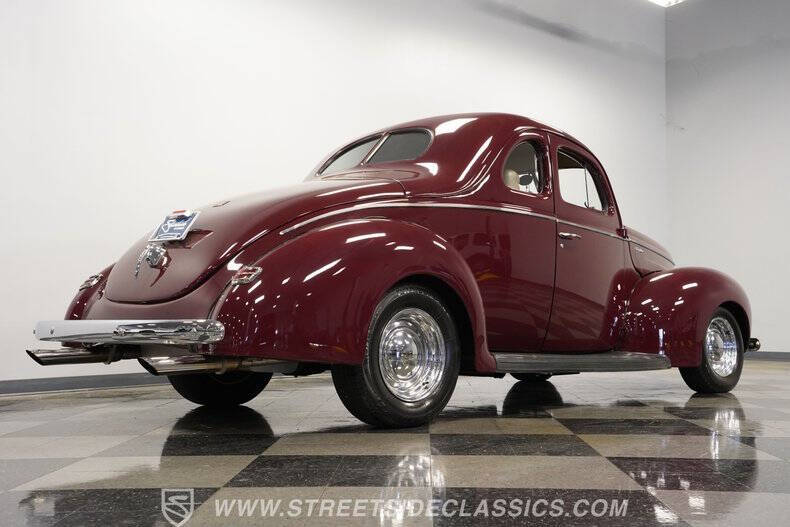 1940 Ford Deluxe