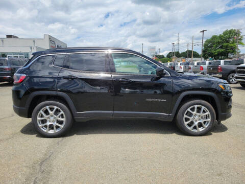 2024 Jeep Compass Latitude Lux