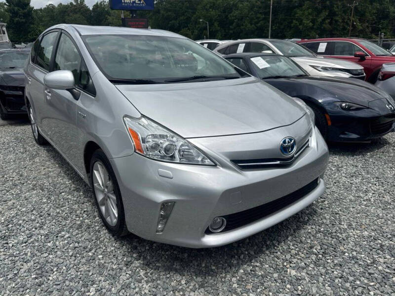 2014 Toyota Prius v Five