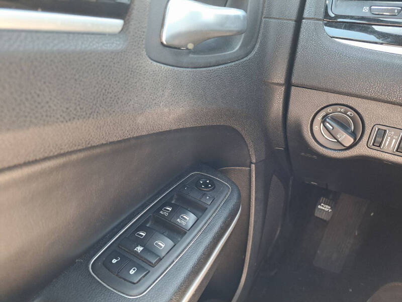 2019 Chrysler 300 S