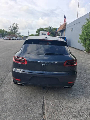 2017 Porsche Macan