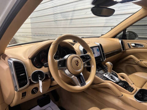 2017 Porsche Cayenne Platinum Edition