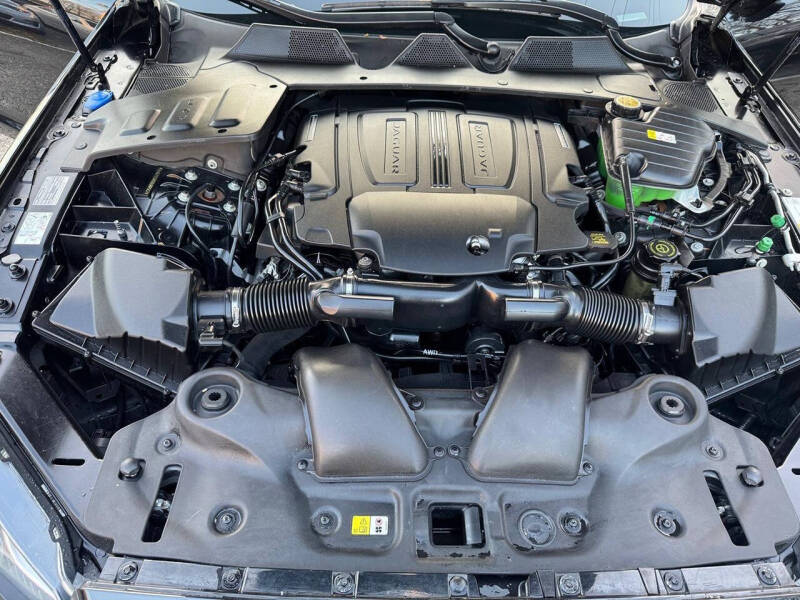 2016 Jaguar XJ R-Sport