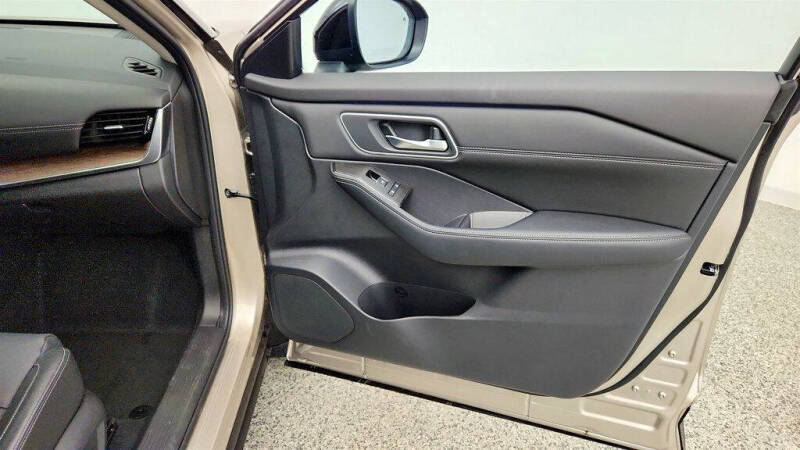 2025 Nissan Rogue Platinum