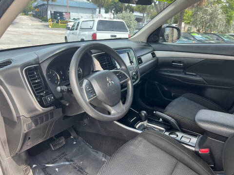 2018 Mitsubishi Outlander ES