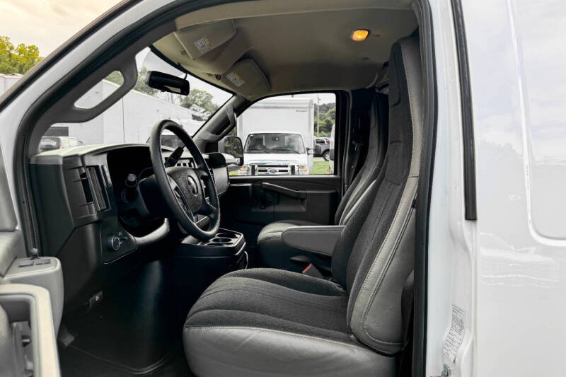 2022 GMC Savana 2500