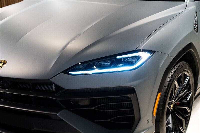 2025 Lamborghini Urus SE