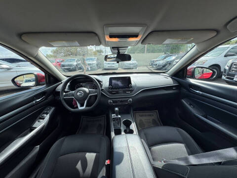 2022 Nissan Altima 2.5 SV