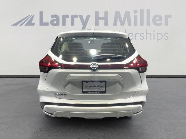 2025 Nissan Kicks Play S