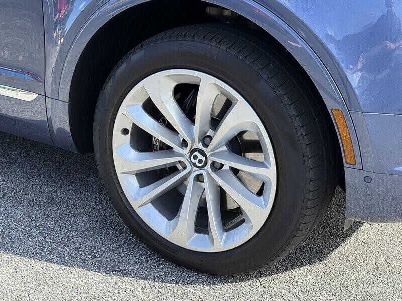 2018 Bentley Bentayga 13