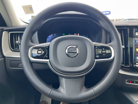 2025 Volvo XC60 T8 Plus Dark Theme