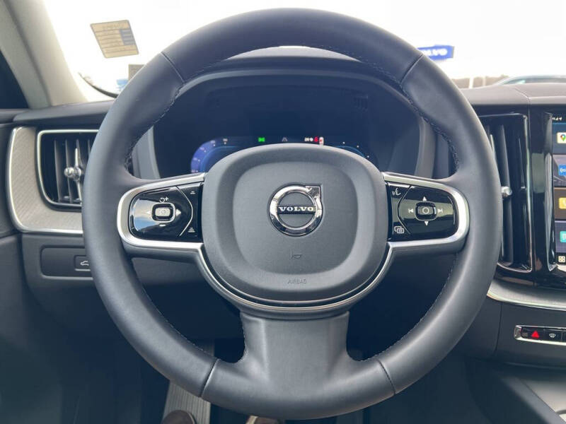 2025 Volvo XC60 T8 Plus Dark Theme