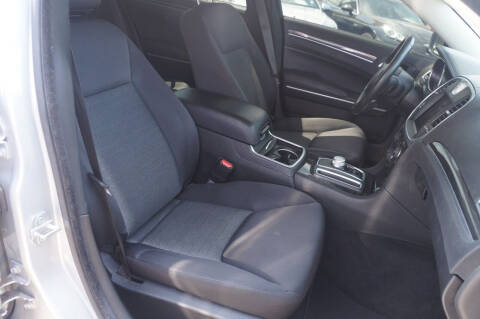 2021 Chrysler 300 Touring