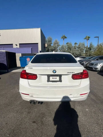 2012 BMW 3 Series 328i