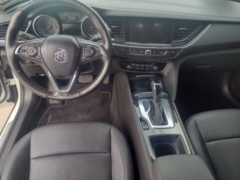 2018 Buick Regal Sportback Essence