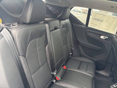 2026 Volvo XC40 B5 Plus