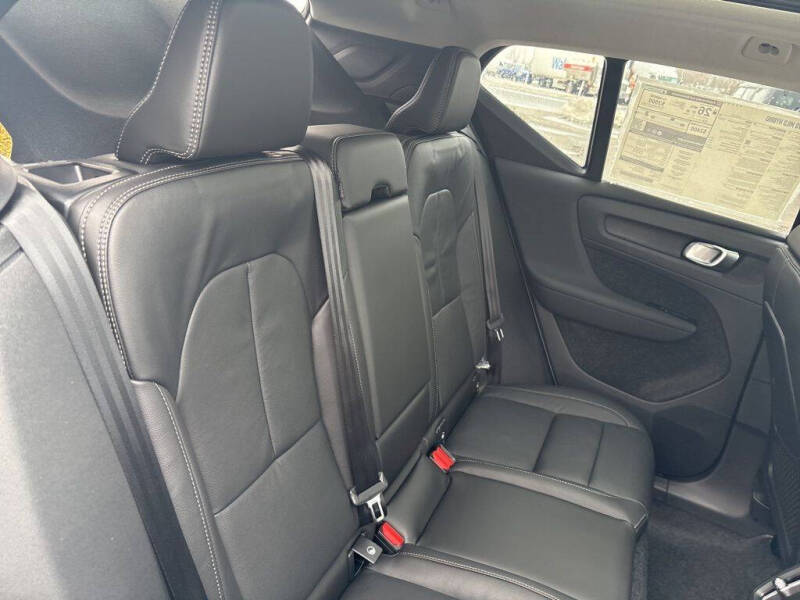 2026 Volvo XC40 B5 Plus