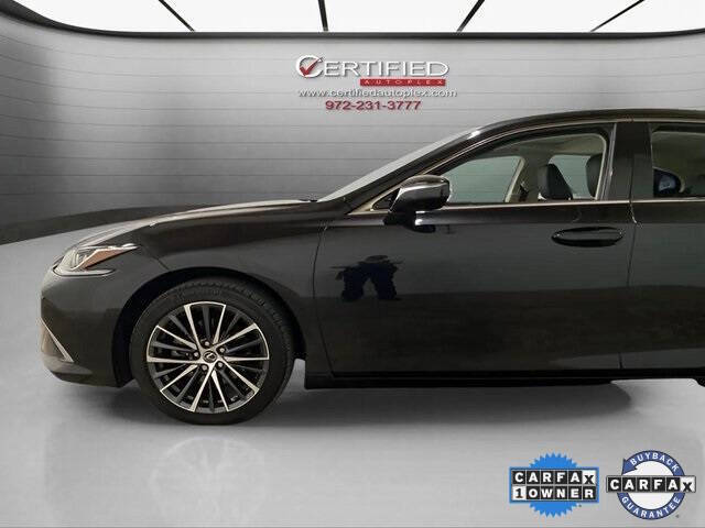 2023 Lexus ES 300h