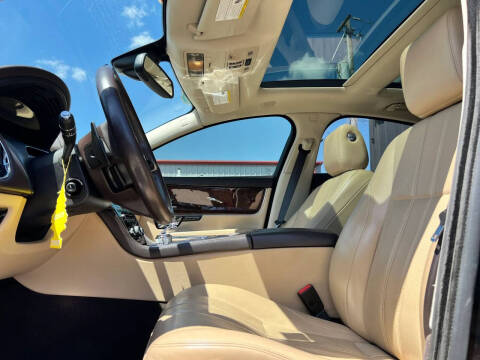 2013 Jaguar XJ