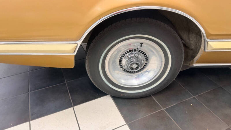 1976 Ford Thunderbird