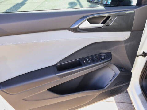 2023 Volkswagen Taos SEL 4Motion