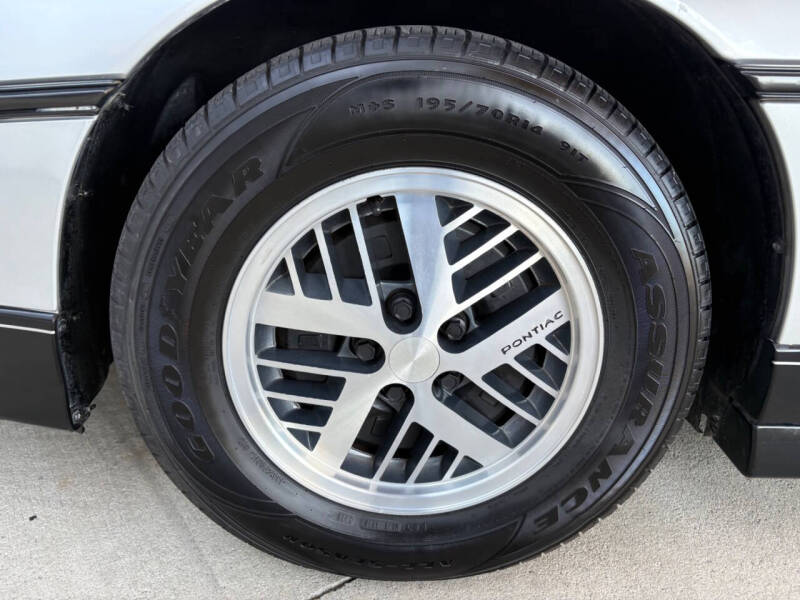 1987 Pontiac Fiero SE