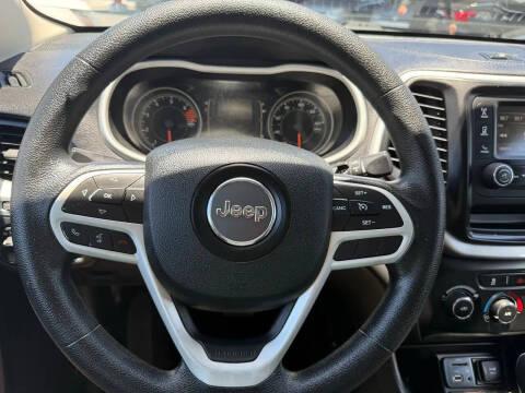 2017 Jeep Cherokee Sport