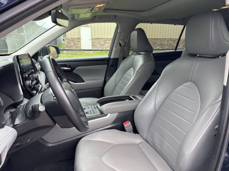 2022 Toyota Highlander XLE