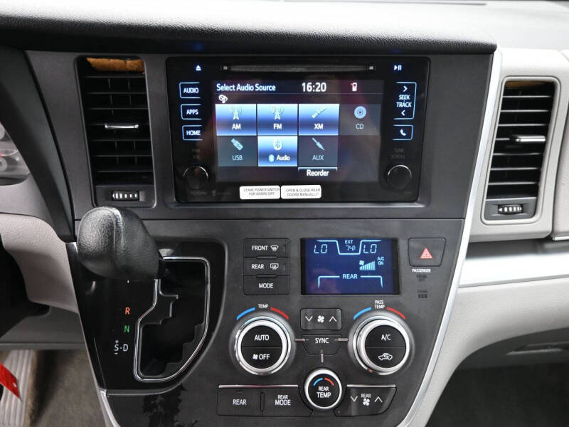 2015 Toyota Sienna LE 7-Passenger