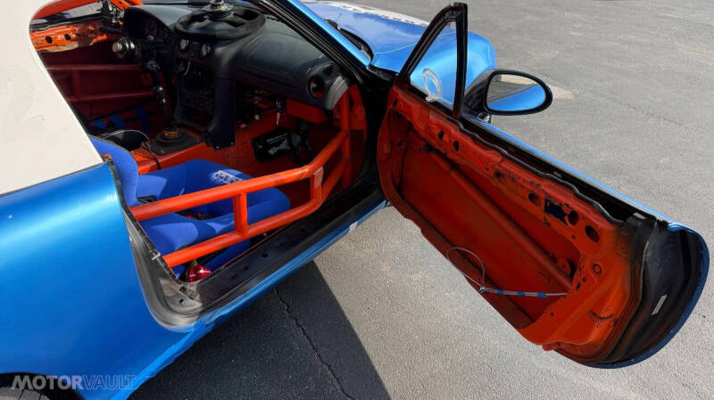 2000 Mazda MX-5 Miata