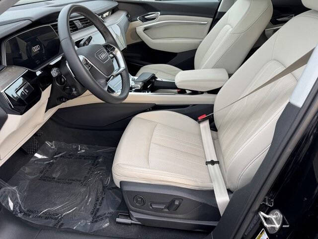 2024 Audi Q8 e-tron quattro Premium Plus