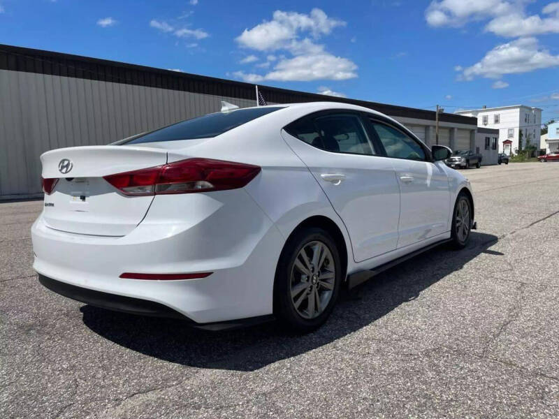 2018 Hyundai Elantra SEL photo 12