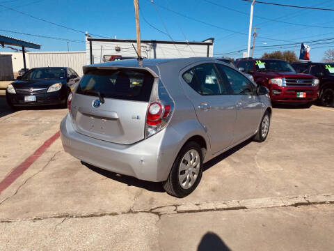2014 Toyota Prius c Four