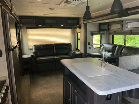2018 Forest River, Inc. Puma 30RLIS