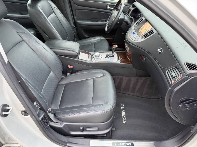 2011 Hyundai Genesis 4.6L V8