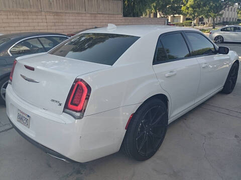 2018 Chrysler 300 S