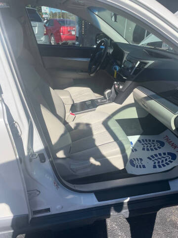 2010 Subaru Outback 2.5i Premium