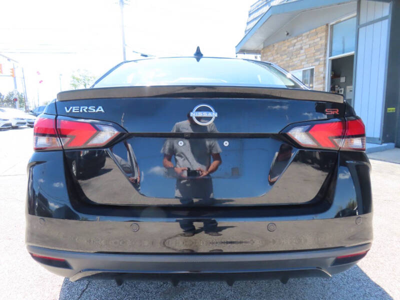 2024 Nissan Versa SR