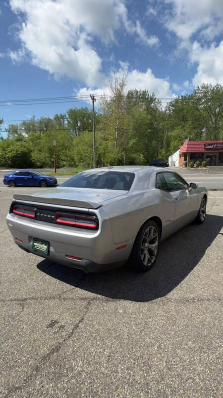 2015 Dodge Challenger SXT Plus