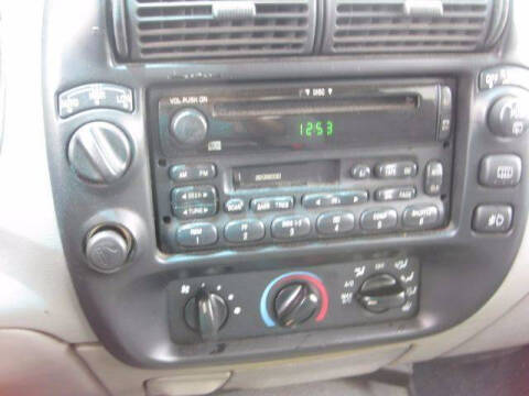 2000 Ford Explorer XLS