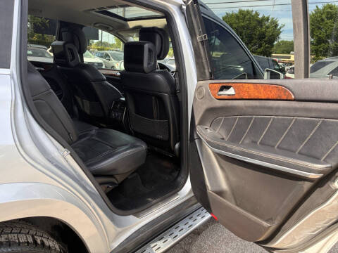 2015 Mercedes-Benz GL-Class GL 550 4MATIC