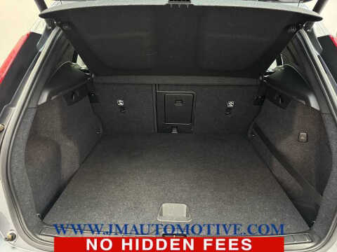 2019 Volvo XC40 T5 Momentum