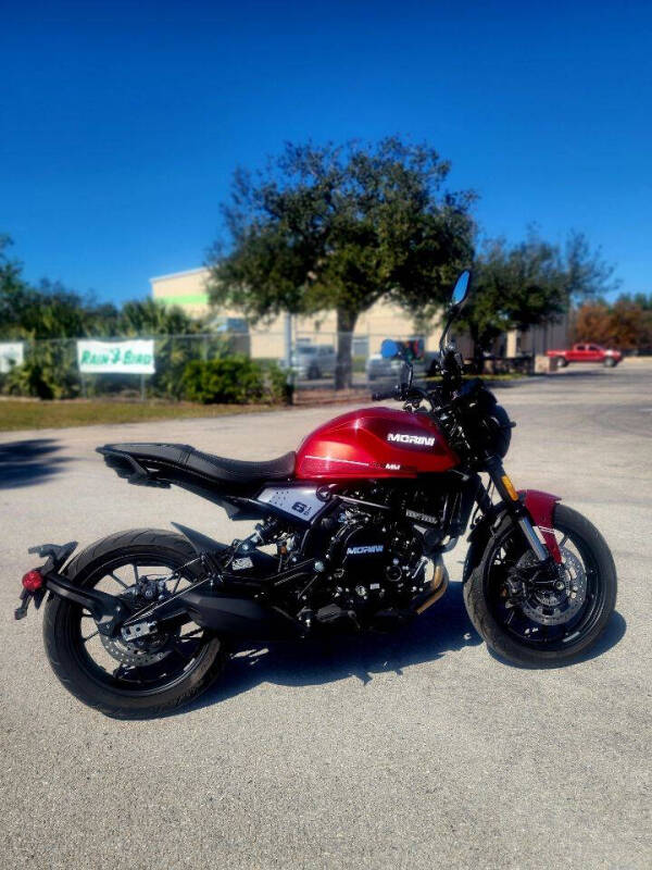 2023 Moto Morini STR 650