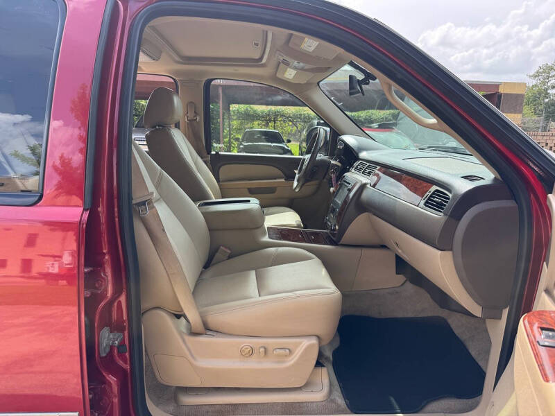 2014 Chevrolet Suburban LTZ