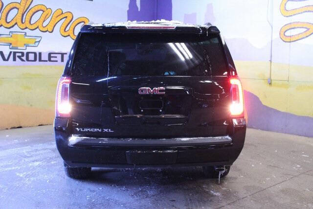 2017 GMC Yukon XL SLT