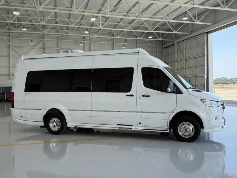 2023 Airstream Interstate